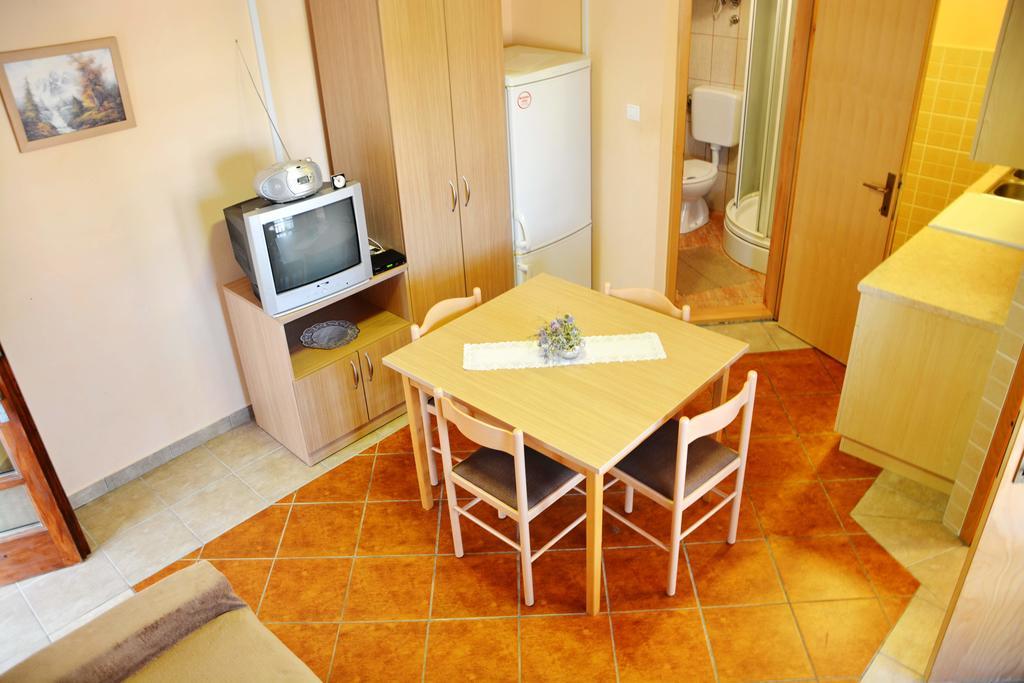 Apartments Joza Vir Eksteriør billede